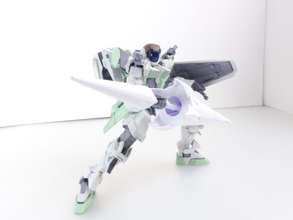 新たな「武装テスト」のために:ネイキッド・ハチは、当然ながらあらゆる武装に精通する。それはアルザス自身の「思い」でもあった・・・手持ちから適当に持たせて。