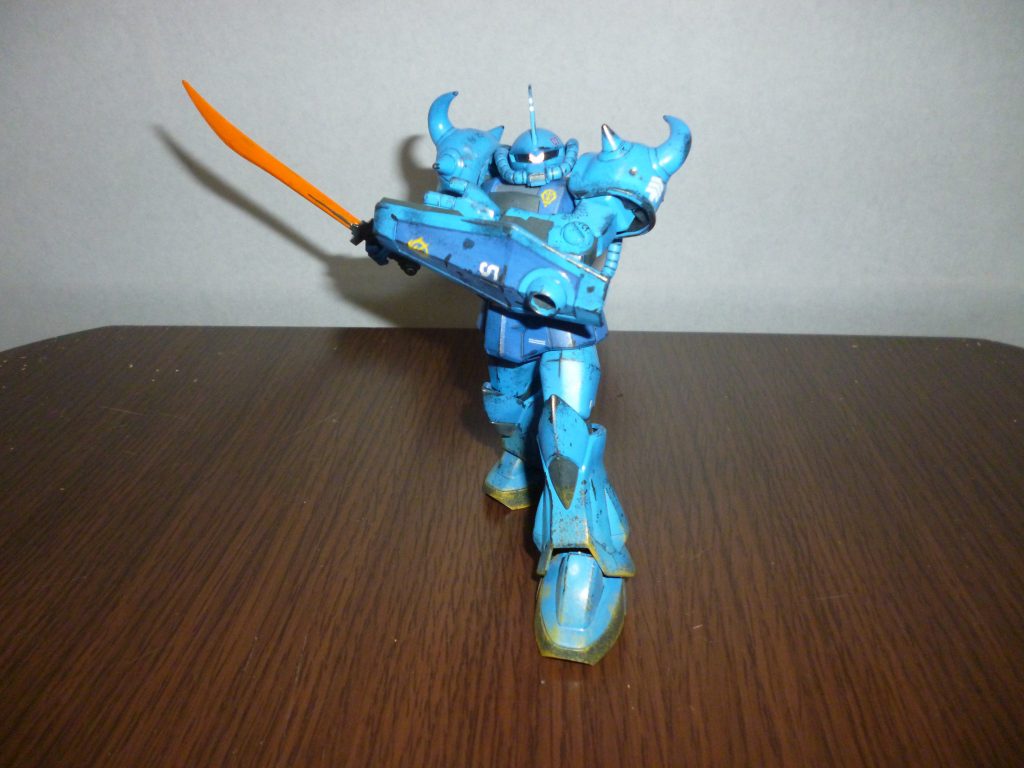 ヒートサーベル装備です。個人的には、グフといえばこの武器ですね。