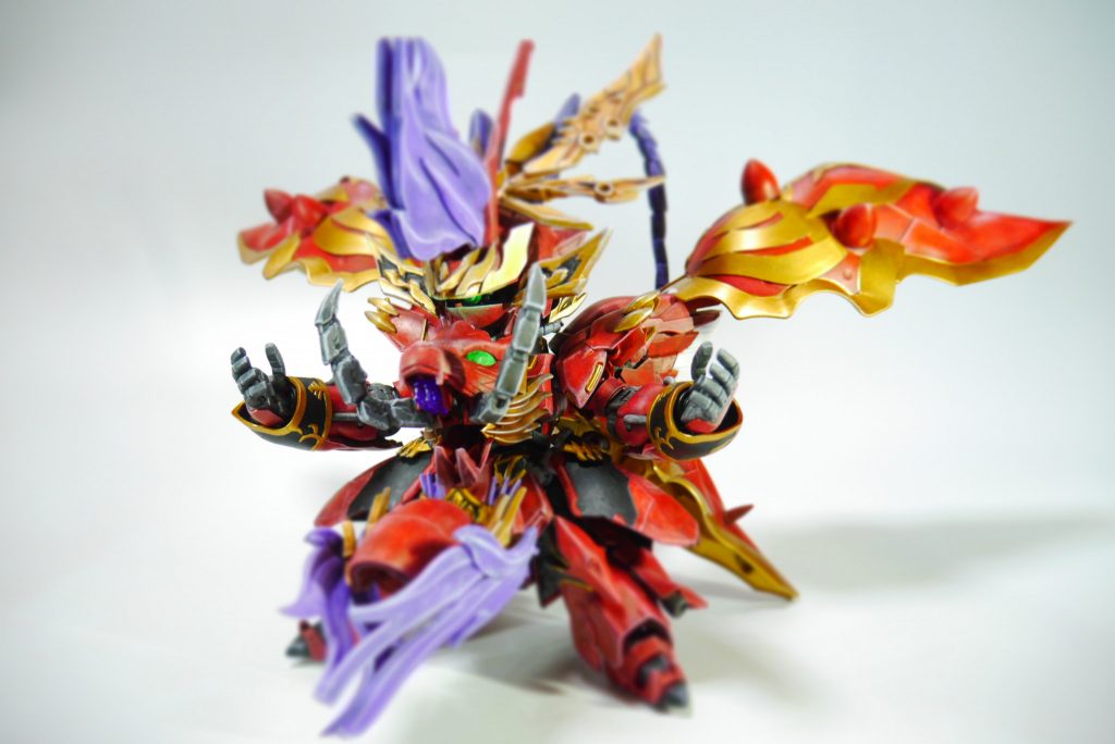 ・正面素体はBB戦士三国伝 馬懿サザビーを顔の軸に、体や武装はHGUC、MGシナンジュやクシャトリアを使用しております。胸の部分はBB戦士三国伝の様々なパーツをミキシングして表現しています。