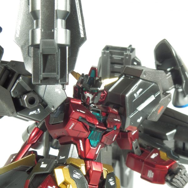 サタニクスガンダム (オリジナルカラー&バックパック)