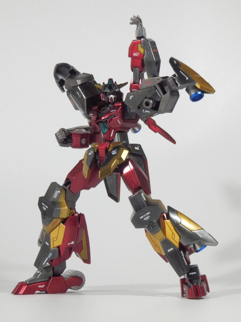 エアブラシでメタリック塗装をしました。一部パーツにスジ彫りを施しました。塗装後は墨入れとデカール、光沢クリアーで仕上げました。撮影時にライトが反射して難しかったです。最後まで見ていただきありがとうございました。