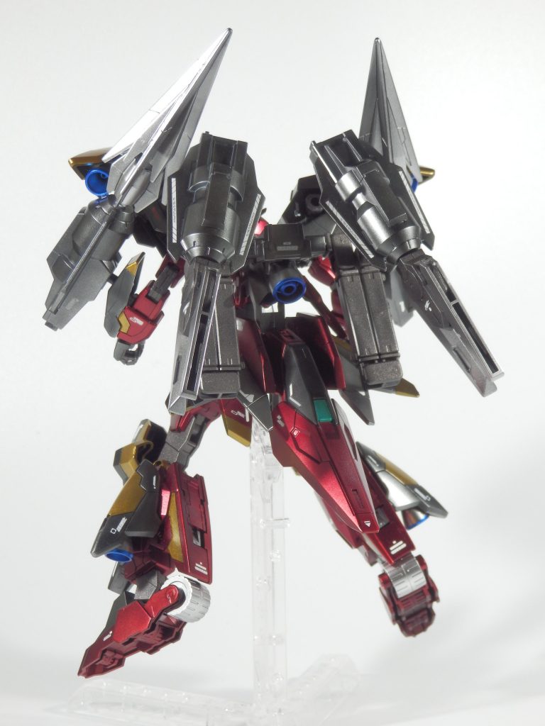 サタニクスガンダム 背面コアガンダムⅡのバックパックの穴を拡張してサターンアーマー付属パーツを差し込める様にしました。