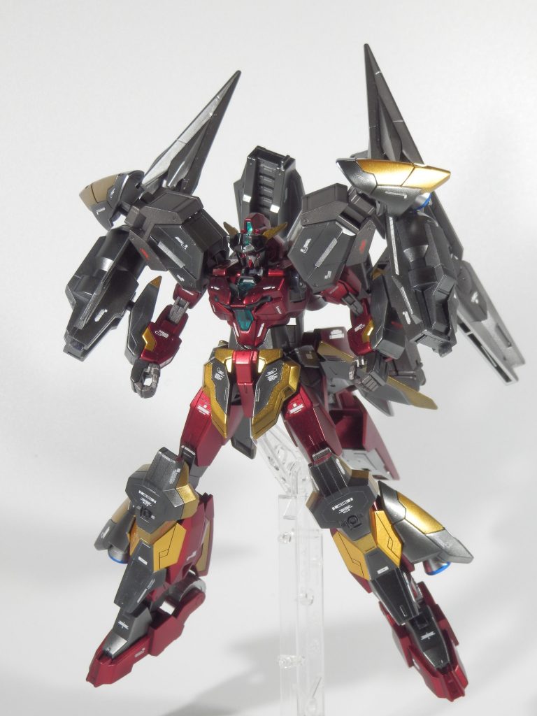 サタニクスガンダム 正面肩アーマー部分に脚部のバーニアを装着しました。