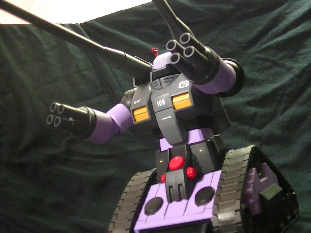 一番配色に悩んだのがガンタンク。特に下半身( ﾟДﾟ)