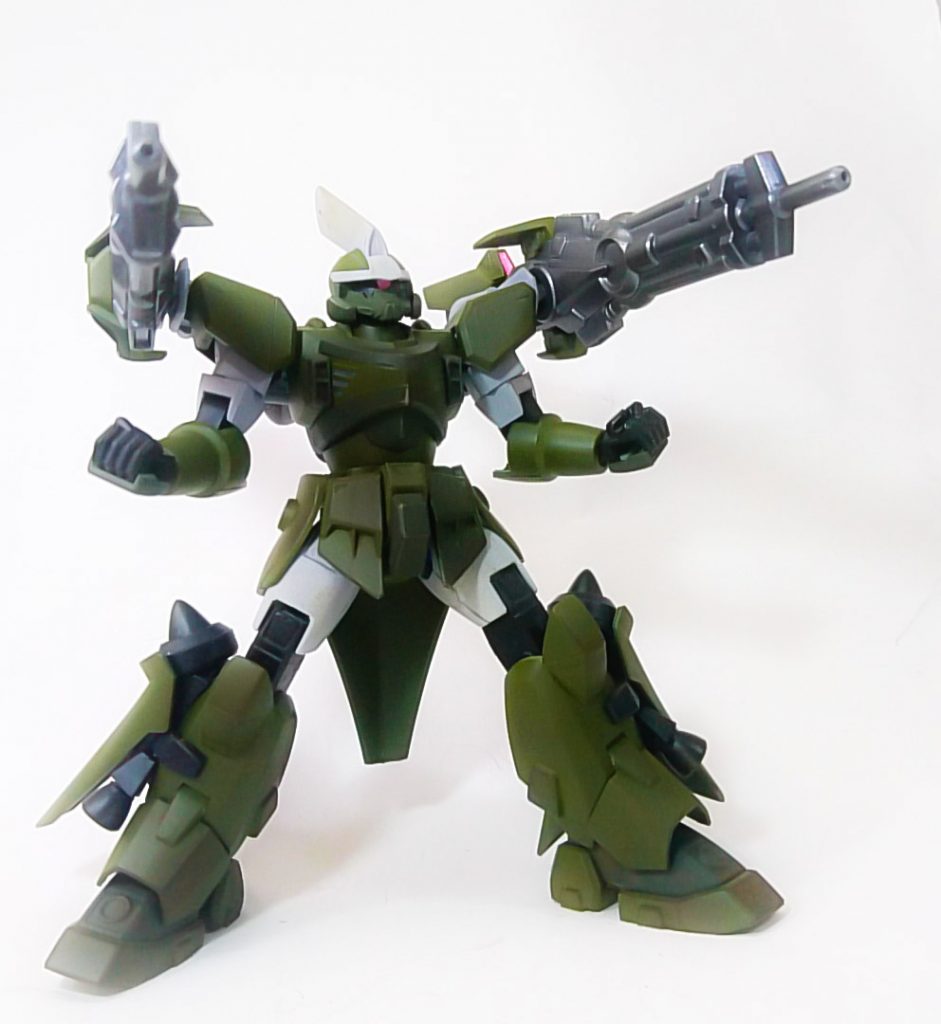 軽くポージングさせてみました。