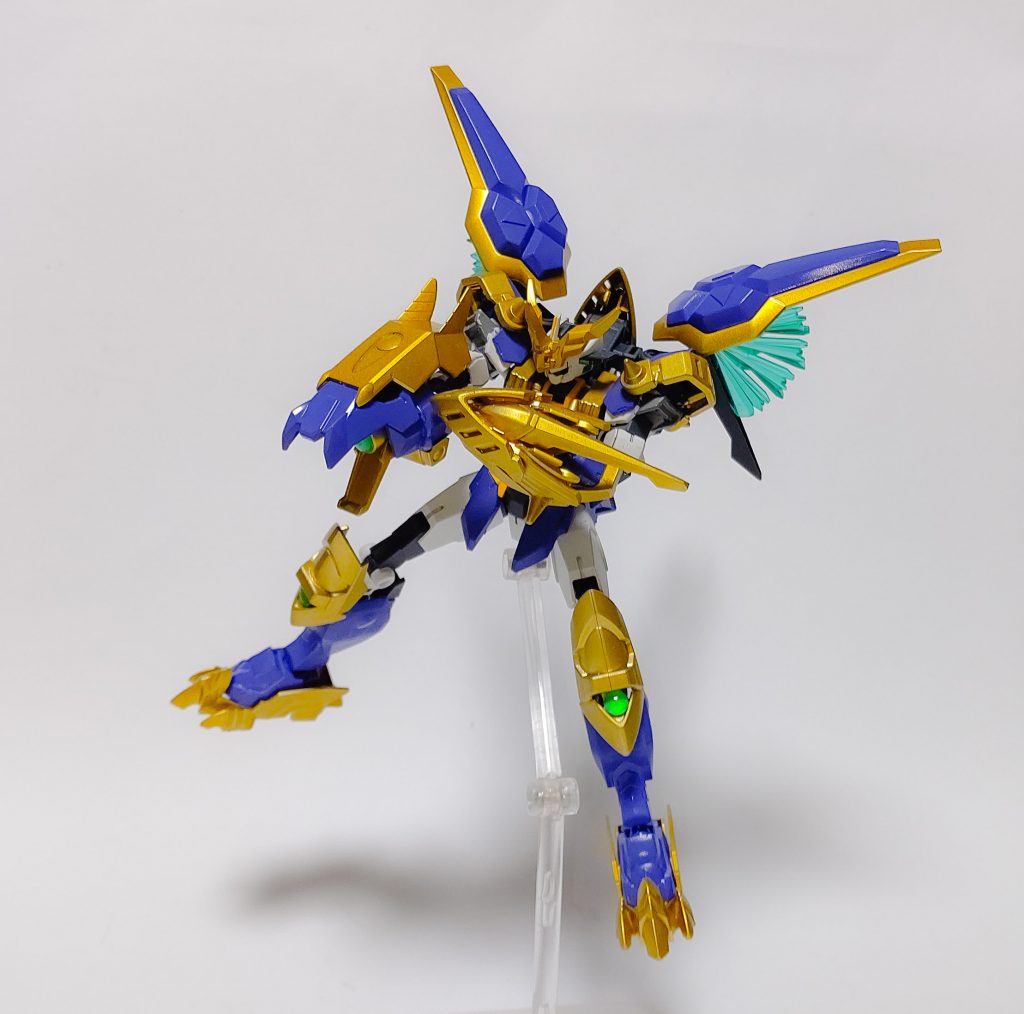 右腕を形成する大型の粒子砲。最大出力時にはバスターライフルに匹敵する粒子放出量をほこる。