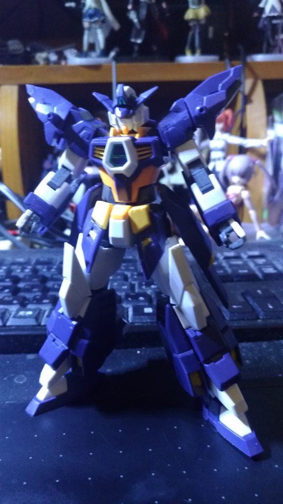 とりあえず、いろいろ埋めたあと組んでみた奴。このあと墨入れとデカール貼りやってフラットコートを吹いております。ホントかっこいいのでオススメ。