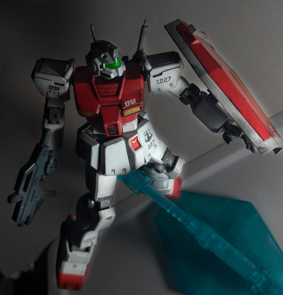 パトロール艦隊のジムの普段の仕事は船団護衛と哨戒・偵察。ラグランジュ2、かつてのジオン領サイド3の哨戒任務とはいえ、残党のMSと接敵するなんていうことは極めて稀だ。しかしその瞬間がやってきた時、小隊長・バモス准尉の体内ではアドレナリンがたぎり、操縦桿を握るノーマルスーツのグローブの内側は汗でびっしょりだ。「一発で仕留めてやる。援護しろ！」