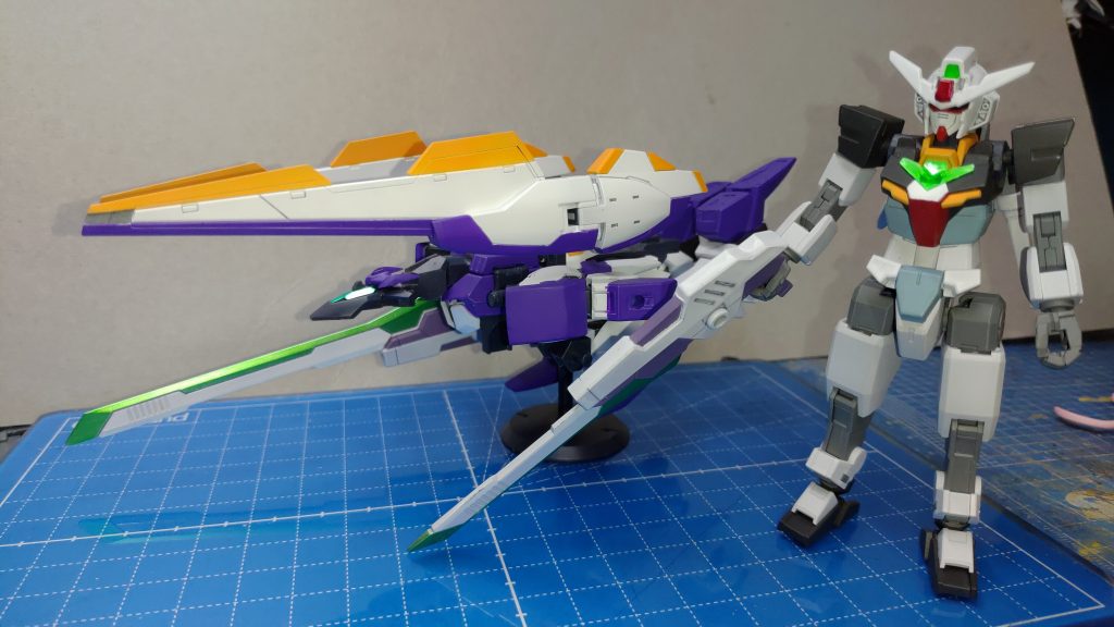 こコアガンダムとケストレルアーマーです