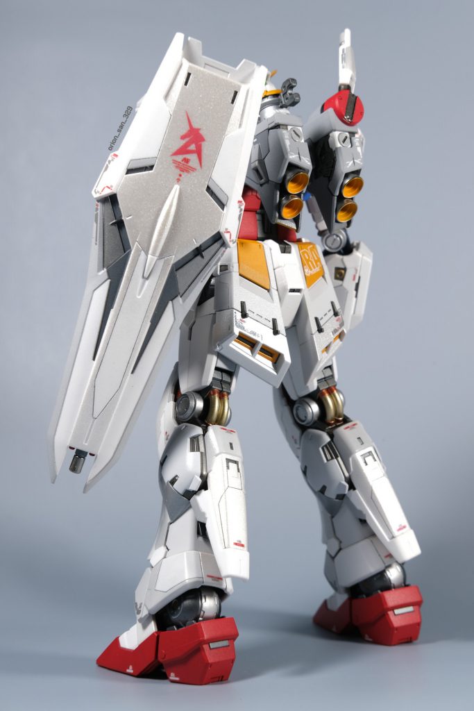 i wanted to see what these colors would look like with the awesome nu gundam.