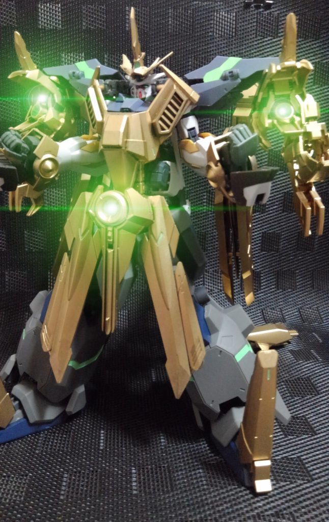 武装は通常のリライジング同様のハイパービームサーベルとドラコンヘッドと腰部のビーム砲を合わせたメガトライパニッシャー