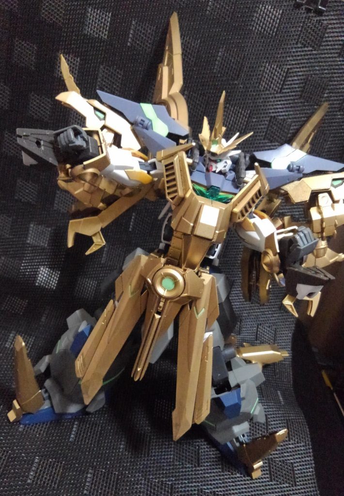 なるべく可動は殺さないように作りましたが全体的に重いのでポーズが決めづらいです