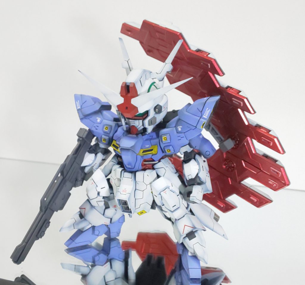 バランスは前回のSDアトラスと同じくらいの等身まで短縮し、かつディティールはできるだけ残すよう心掛けました。塗装はアトラスと同じグラデ塗装ですが、前回の失敗を活かし少しグラデを濃い目で仕上げました。