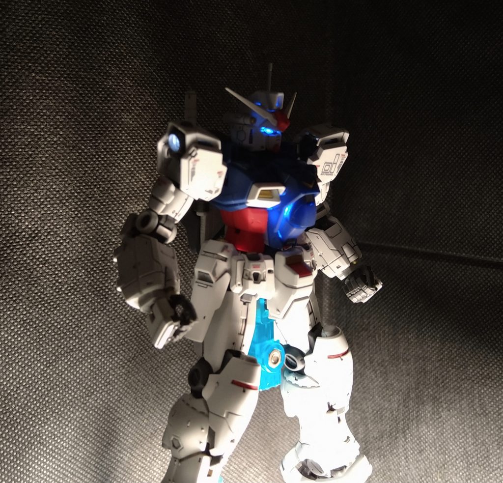 60Wのライトをパネルにベタ付けしたときの発光。