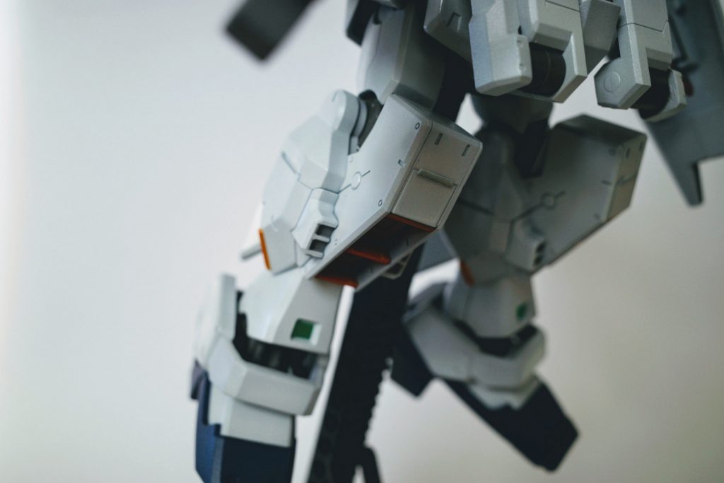 こんなにディテールが細かいのにHGというのが素晴らしい。墨入れは極力せず、影をつけて撮影したい派です。