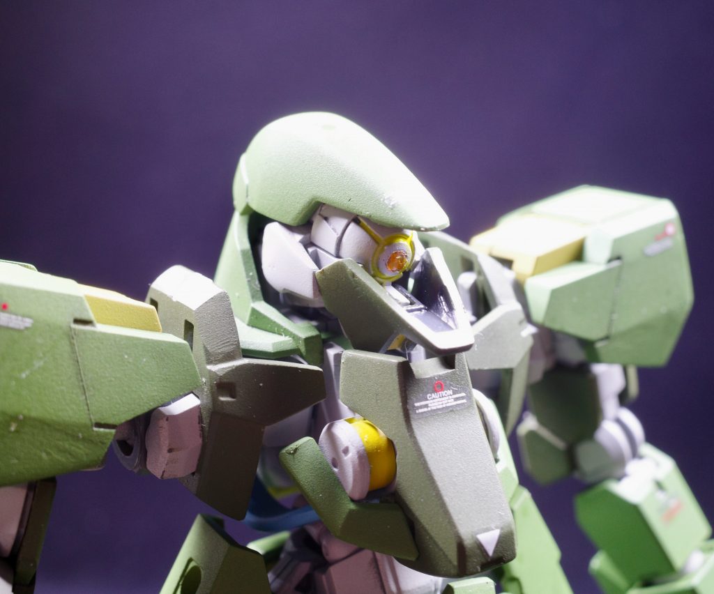 顔内部一つ目カメラはくり抜きHアイズに変更しました。