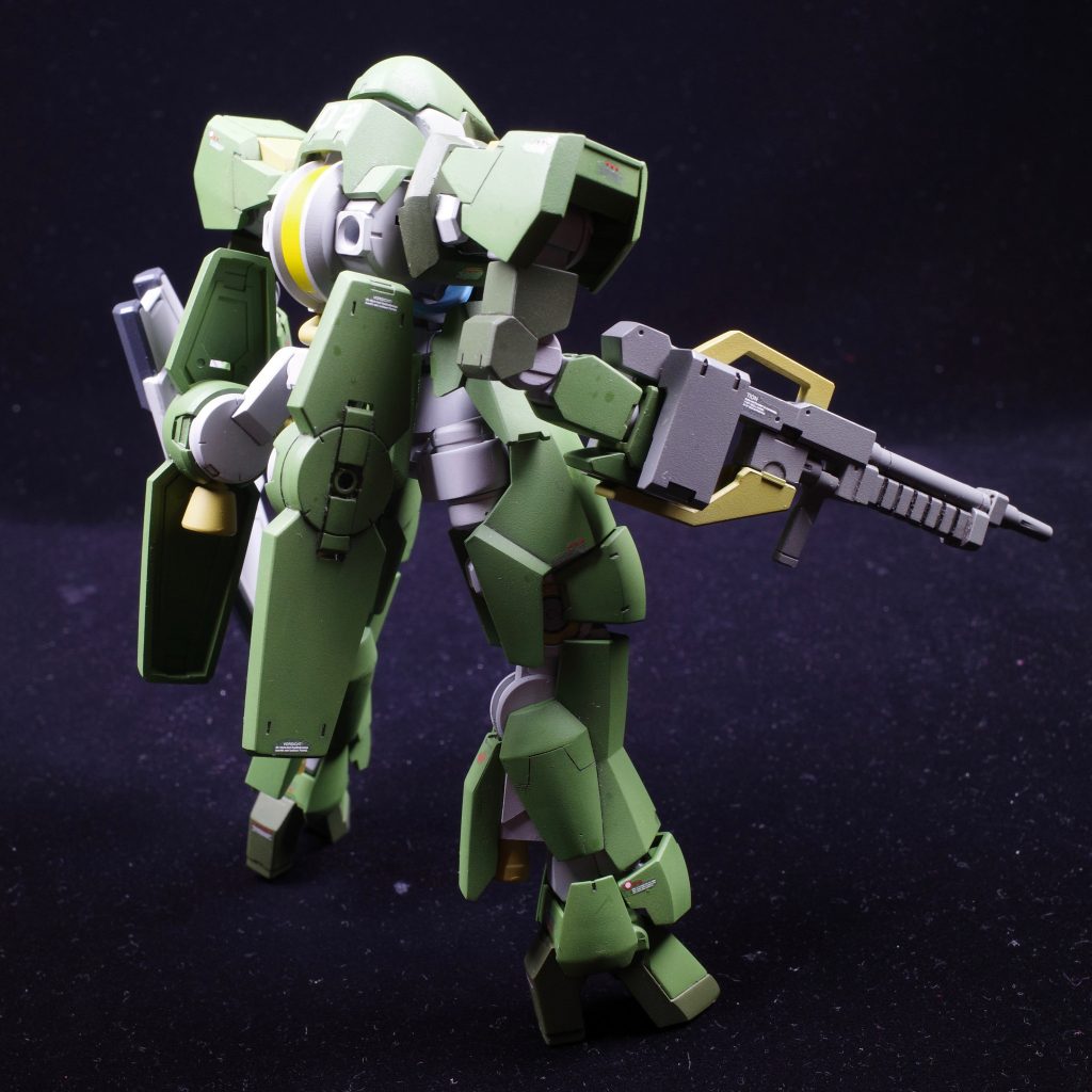 頭は量産機、後部ブースターは地上用を選択しました。