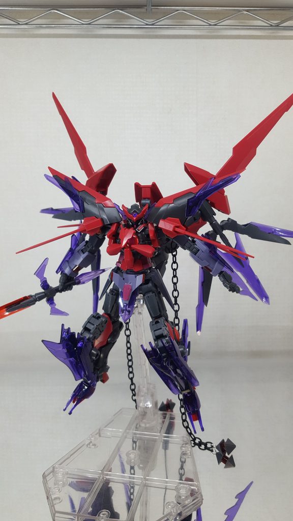 ハイマットモード。ソードスレイブは刀身部からGN粒子を放出することで、GNブースターとして使用できます。AGE2マグナムのFXバースト並みの高速起動を可能とする形態です。