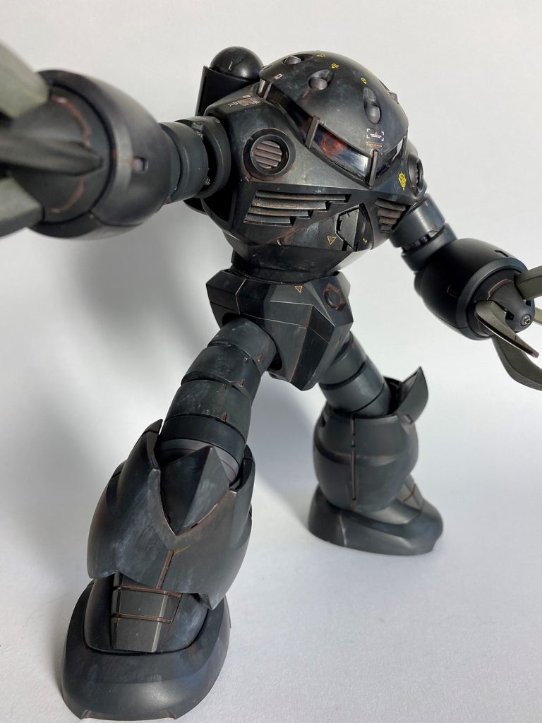 MSM-07ズゴック海中運用機【いつもの妄想】純粋な海軍戦力を持たなかったジオン軍は、大型潜水艦と水陸両用MSを組み合わせ海洋戦力として運用した。水陸両用MSはその名の通り、水中と陸上で運用されてこそ真価を発揮するものであるが、本機は終戦まで上陸作戦に投入されることなく、攻撃型潜水艇のように使用された機体である。