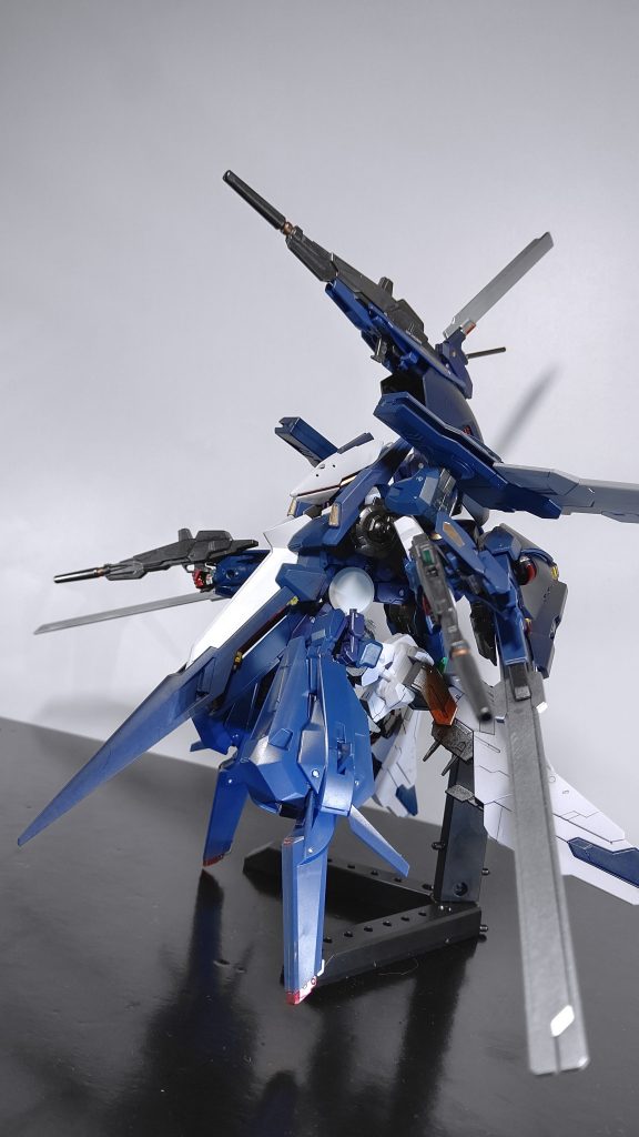 一応、魚やシャチをイメージさせるカラーリングにしたつもりです。まあ部分塗装が主で、カラーリングはほぼキットのままなんですが(汗)