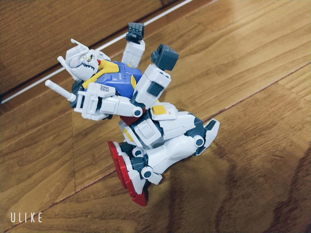 正座できるんだよ!!と教えてくれました。HGなのにこの可動域凄い