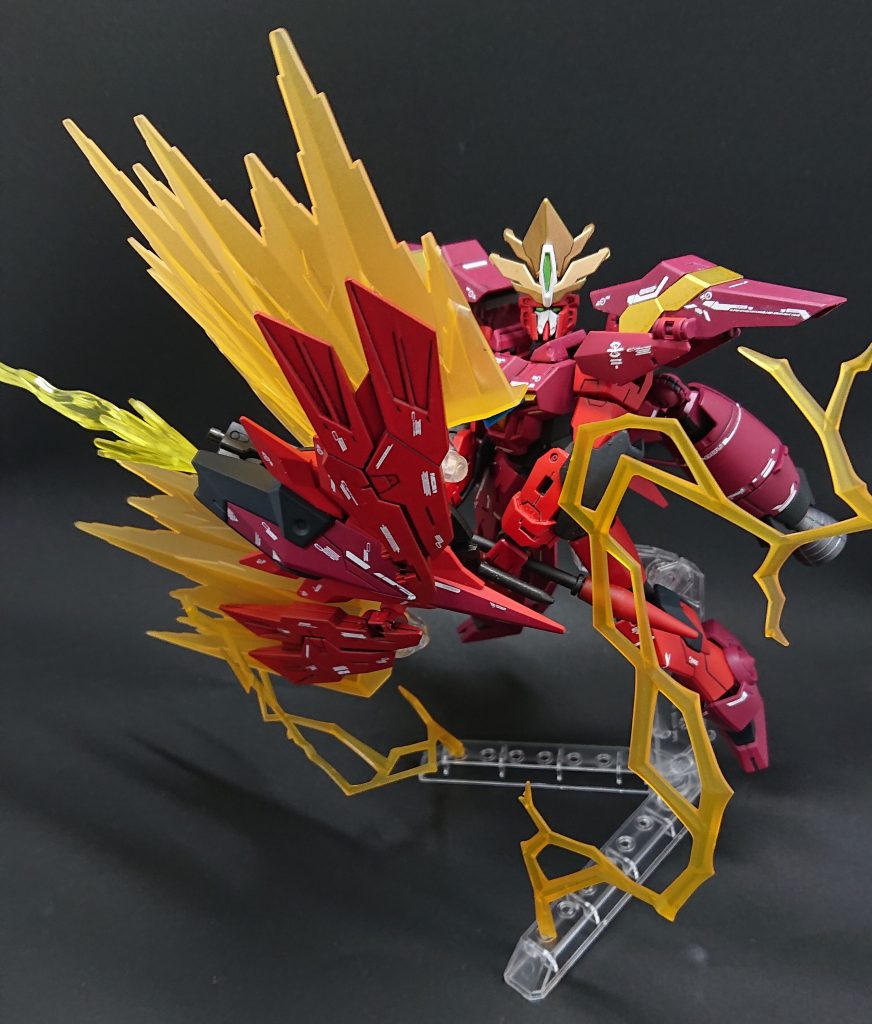 付属の忍パルスのエフェクトだけだと迫力がイマイチないのでフィギュアライズのオーラエフェクトを使ってキングモード時のケラノウスハイパービームソードを再現してみました。