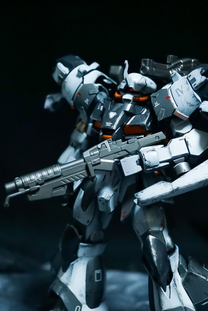 武装紹介⑤、⑥ ショルダーキャノン、ライフル制作イメージとして戦車を考えてたのでゴツめでいて格闘機体であるイフリートでも邪魔にならない射撃武装にしました。