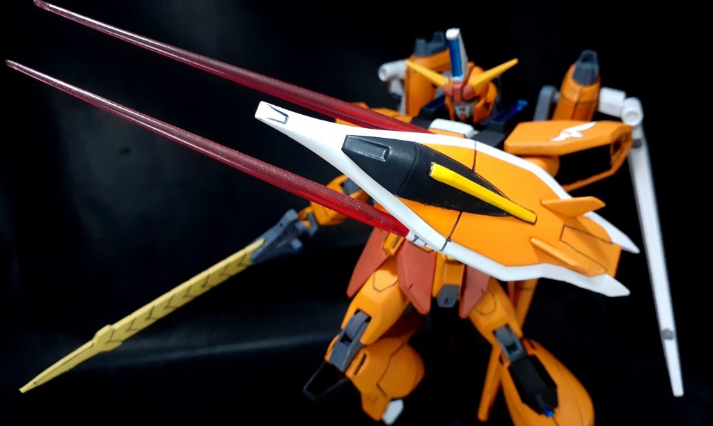 シールドから展開するビームクロービームサーベルの持ち手を接着しました