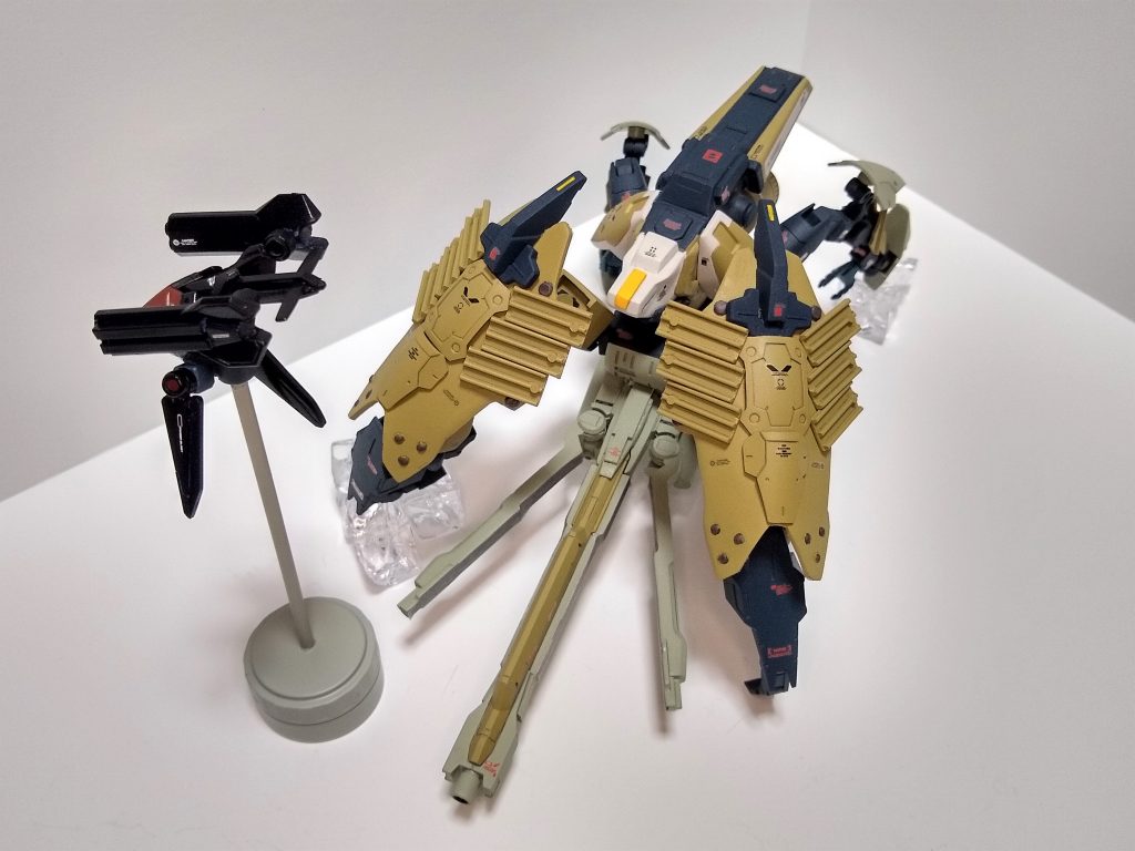 ダインスレイヴを連発するので砲身ラジエーターを付けてみました。スカウトはマンティコアに積載中に補給、飛行は短時間な想定です。