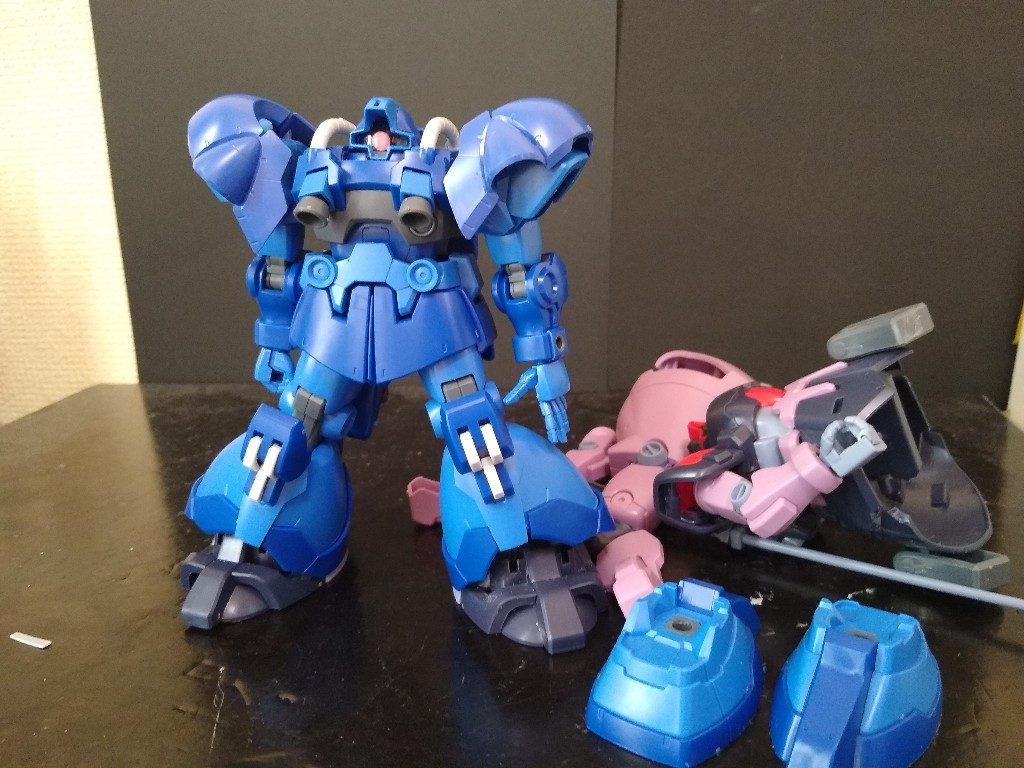 制作開始直後。この後腰部をドムトローペンに変更。