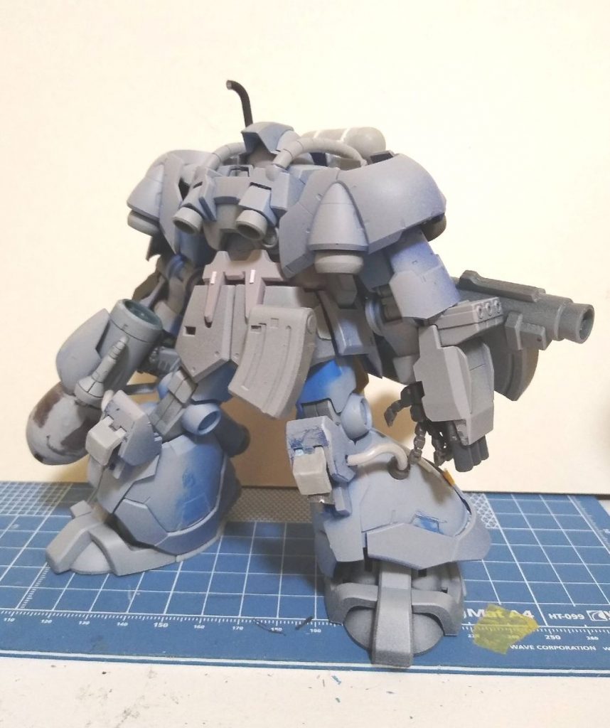 潜望鏡と背中に謎のタンクもつけましたが...