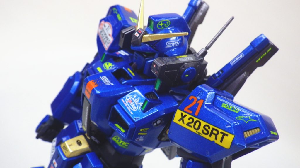 耳当てのバルカンポッドは通信機に見立ててケンウッド！