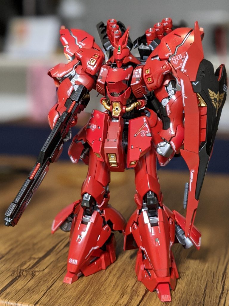 サザビー。モンザレッドや赤2号など複数の赤を吹いて理想のシャアの赤を探し続けました💦