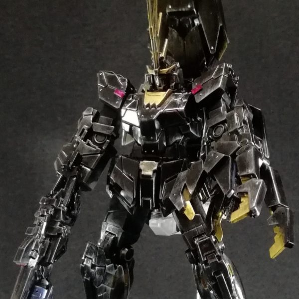 黒光りバンシィ　メッキ調