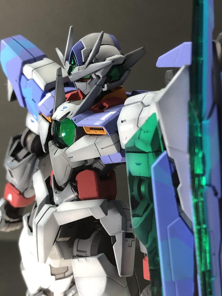 さすがのRG。細かなパーツ分割が美しいです。