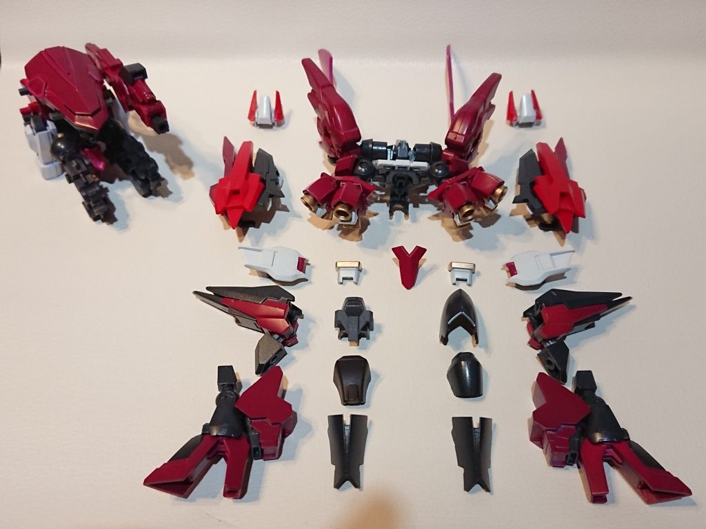 今回もドレスは着脱可能です。個人的には、スポッとまるまるはずせるスカートユニットがお気に入りです。そしてついに!ロイロイ君が輝くときが…!!