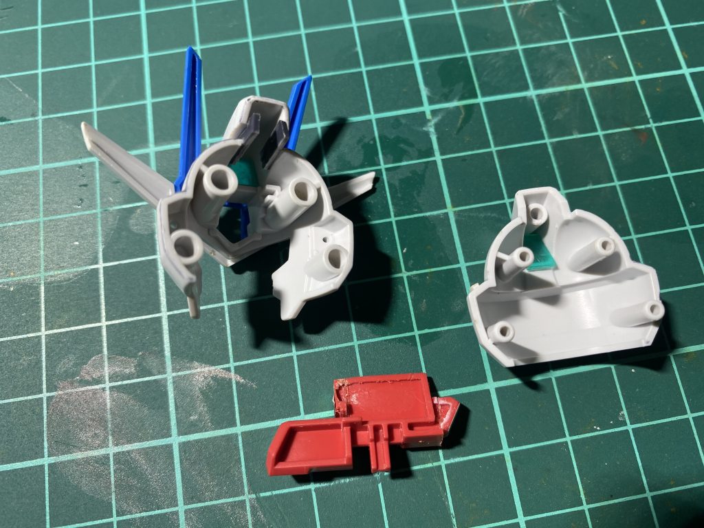 今回労力の大部分は頭部に集中しています。もうここで燃え尽きましたw