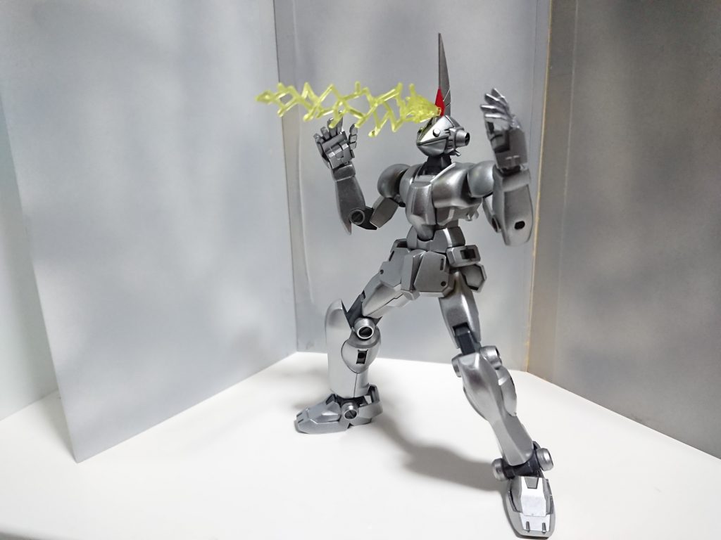 ビームは忍パルスビームのピンに切れ込みを入れてモヒカンに付けれるようにしてます。