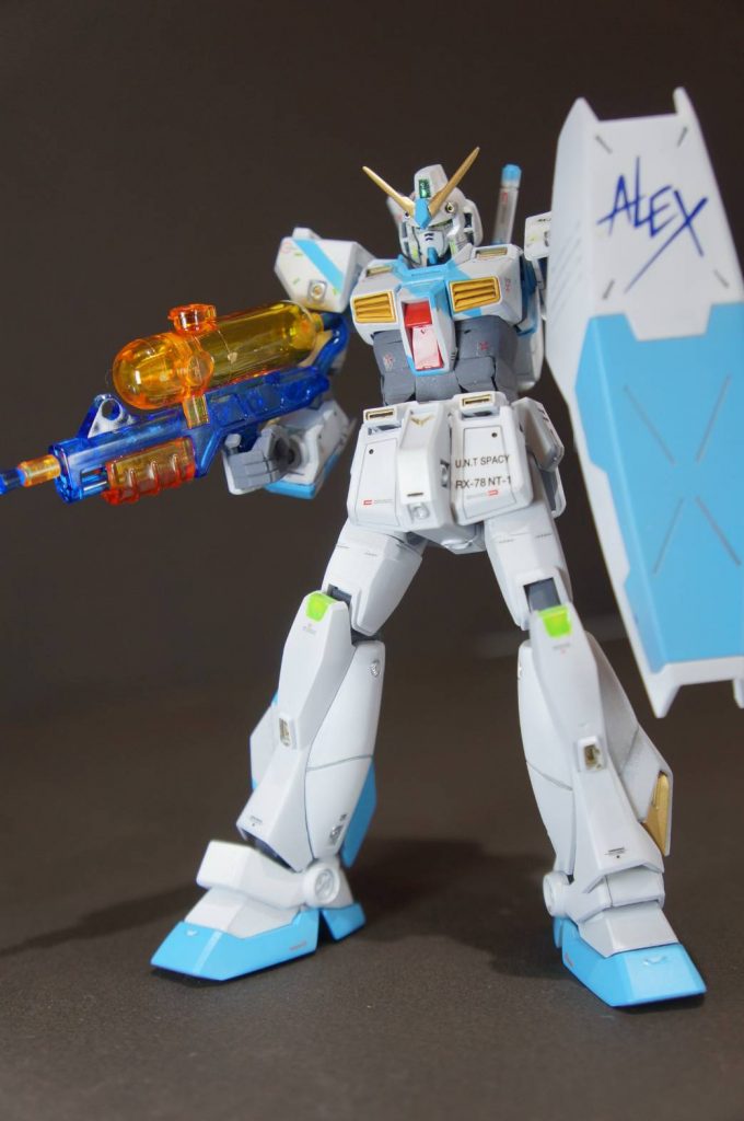 夏場に作成したので、爽やかなカラーリングを意識しました。また武装も夏仕様ということでコトブキヤさんのを持たせてみました。製作期間も2週間と、自分の中では最速だったのですが、その分所々の荒さは反省点。(腰とか胸部とか)