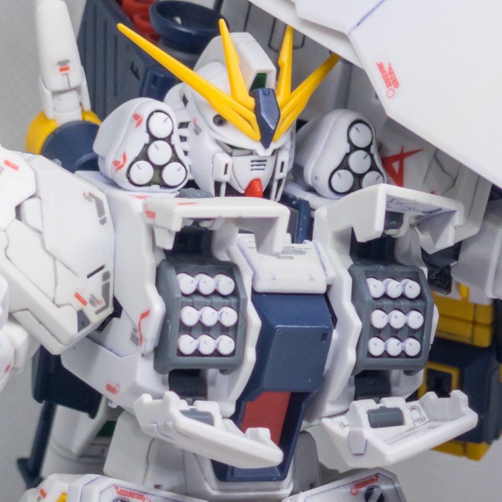 胸部ミサイル・ランチャーアップ。