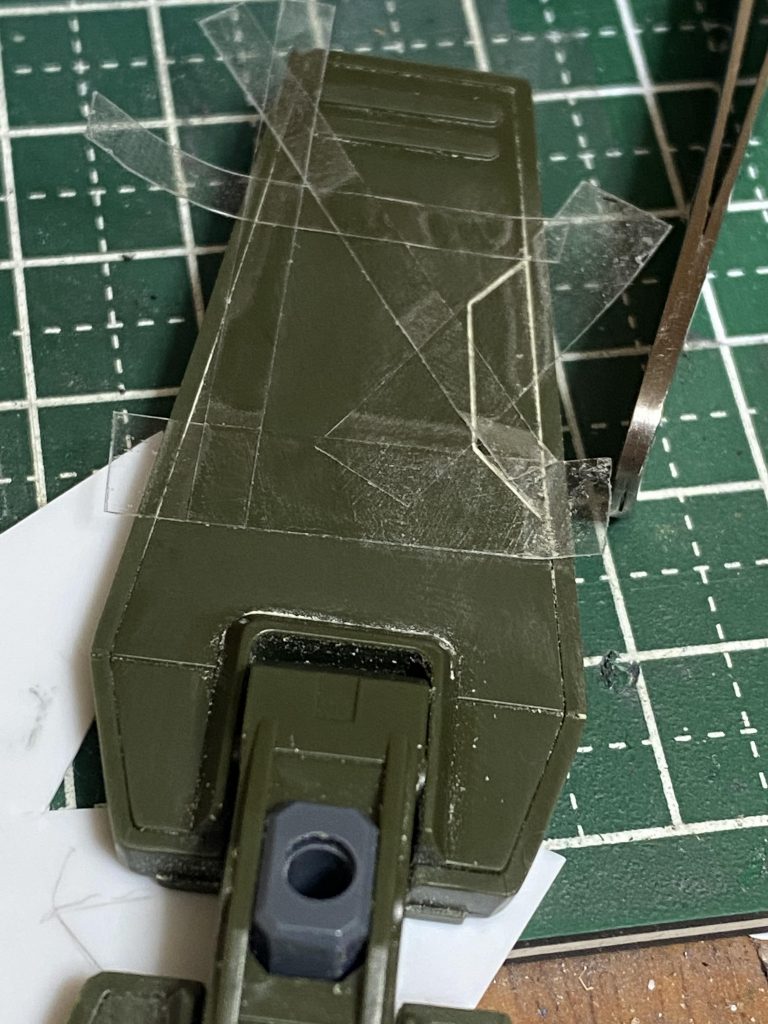 シールド裏のスジボリ中ですがシールド裏にモールドの追加は要らないかと思ってディテールの追加はしていませんが少しは入れた方が良かったですね