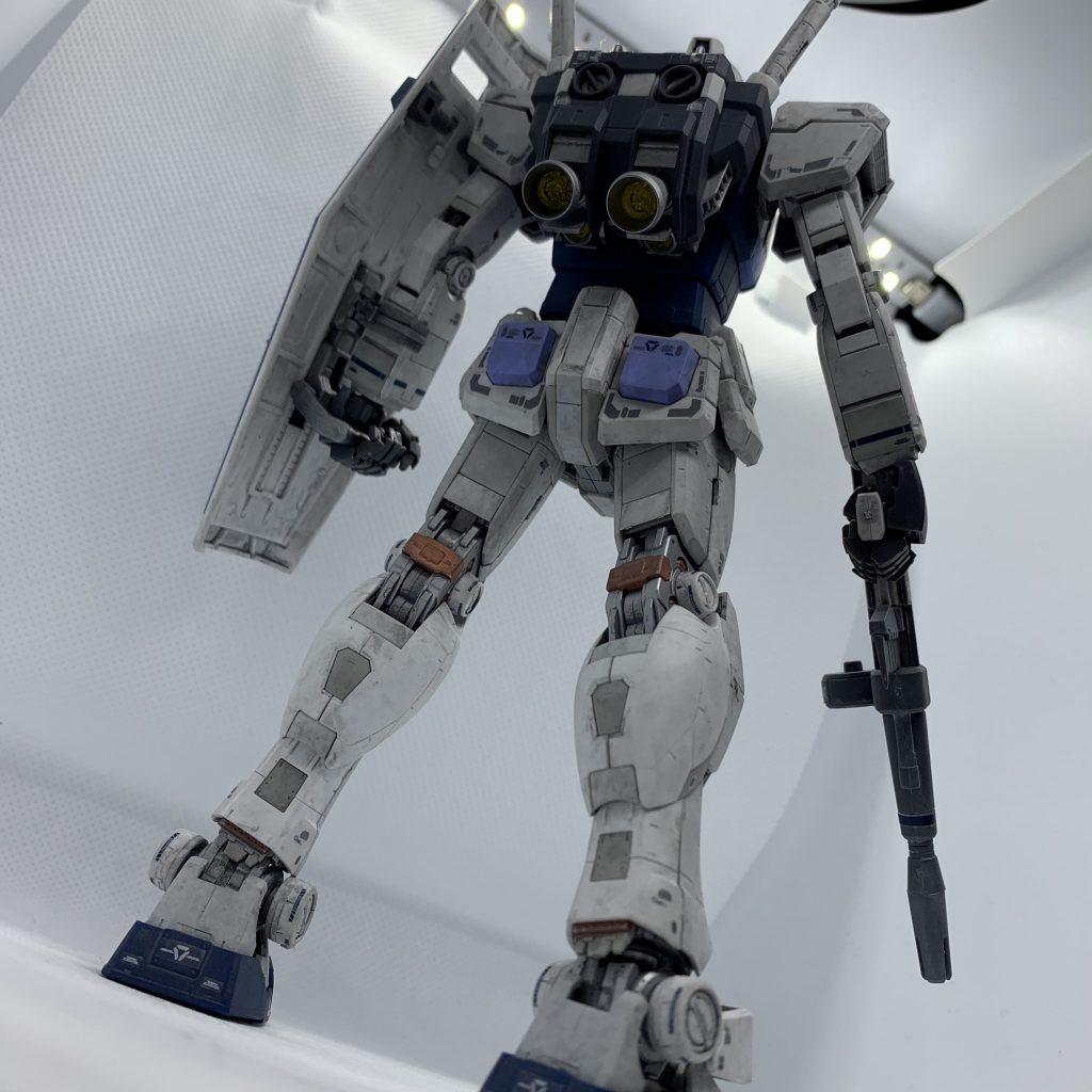 つまりボックスアートと同じ質感を出すということですね…ガンダムベース限定のボックスアートじっくり見た人ならわかるとおもいますが薄ら汚れているようなイメージなんですね！