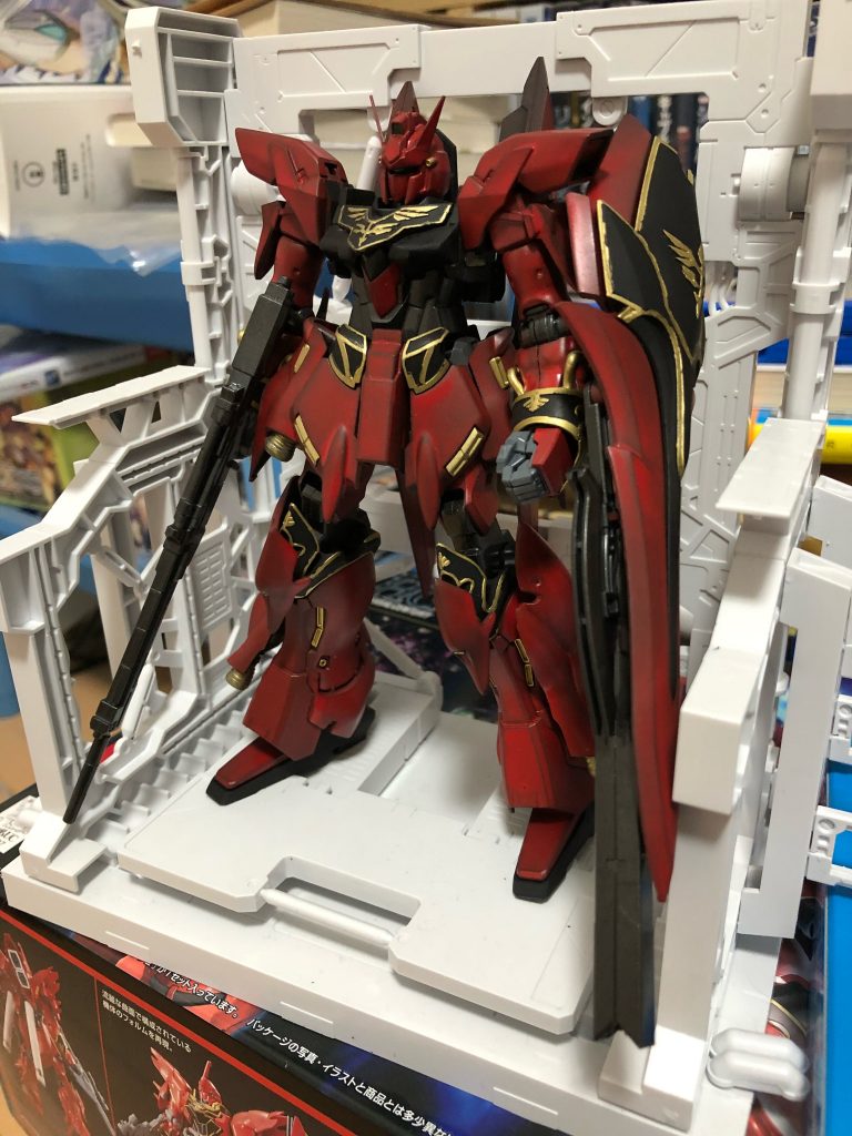 もしデルタガンダムがネオジオンに譲渡され改修されたら、という設定で作成。設定が後付けの為ベースはデルタプラス。