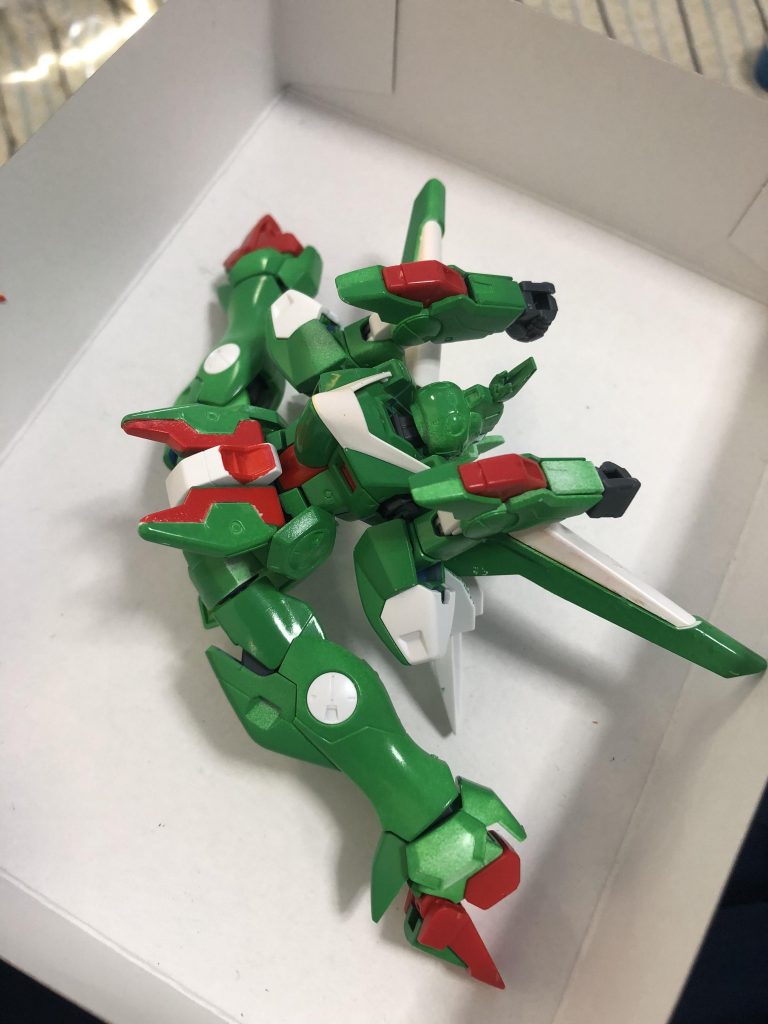 本家みたいに飛行形態にしてみました。