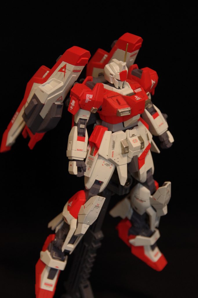 MSN-178 Mk-δ (マークデルタ)百式に鹵獲したMk-2より得たムーバブルフレームのデータを落とし込んだ実験機アムロ・レイ大尉が宇宙へ上がった時のことを想定しエゥーゴへ提供されたが実現することは無かった