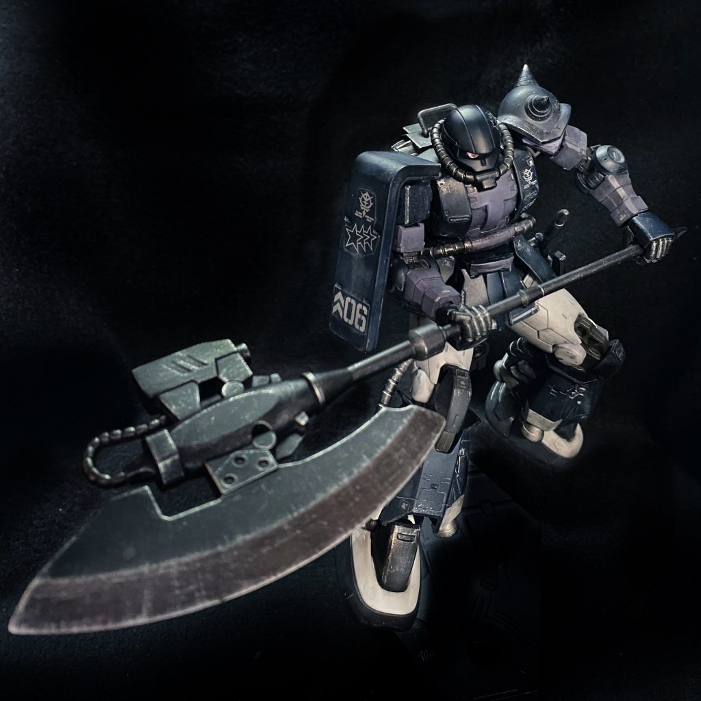 ジャイアントヒートホークがトレードマークのオルテガ専用機!ジャイアントヒートホークはエナメル塗料のブロンズを使って塗装して(筆塗り)その後にチタンシルバーを使ってドライブラシで仕上げました!きっと戦艦とかめっちゃ切ってるので、いっぱい傷ついてるだろうって勝手に想像しました!笑