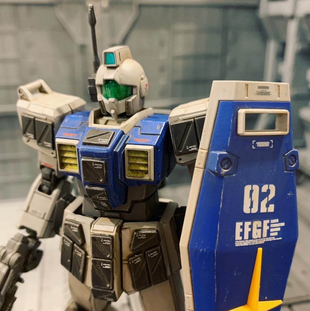 通常版のHGUC陸ジムの顔が全然気に入らなかったので、割高でしたがアニメ版に近い顔が付いているスレイヴレイス隊仕様を選びました。ミッシングリンクは全然内容知らない上にパラシュートパックは使う予定が全く無く、頭だけ欲しかったのですが。まあ追加武装や陸ガンのバックパック＆コンテナも付属しているのでとりあえずよしとしました。