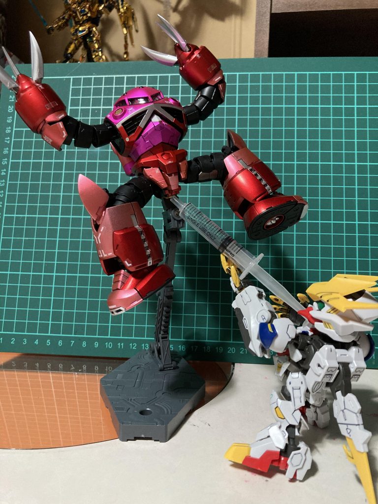 浣腸されるズゴックさん。笑_:(´ཀ`」 ∠):施行者＝バルバトス・ルプスレクス