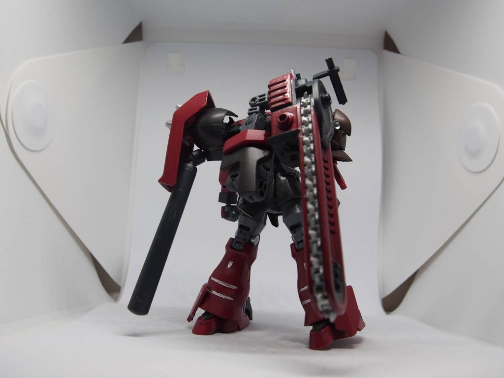 背面ブースターがトップヘビー化された機体速度を落とさないためにバーニアが増設、長時間運用のためにプロペラントタンクも増設された