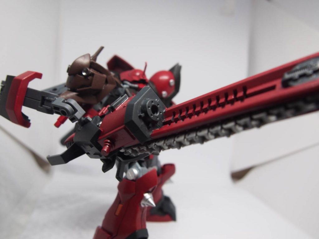 生半可な装甲をいとも容易く切断、刺突、斬撃、殴打あらゆる状況において敵を切断可能となっているただしあまりにも重いため、サブアームが必須となる